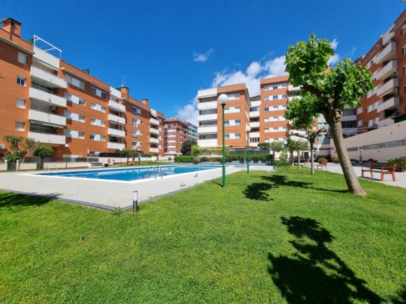 Piso de 3 dormitorios en Fenals, Lloret de mar. - referencia 3477 - imagen 1